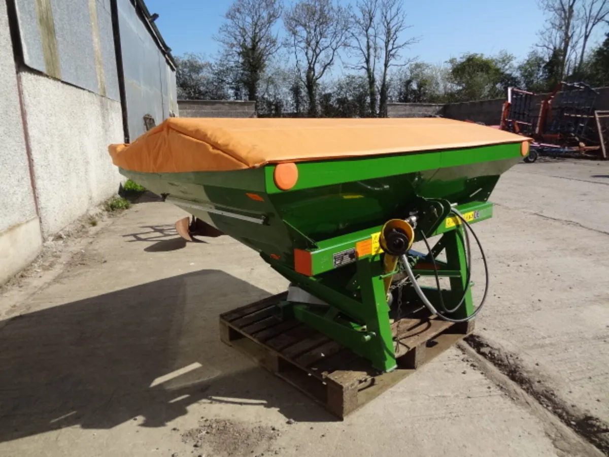 Amazone ZA-X 902 Perfect Fertiliser Spreader - Image 1