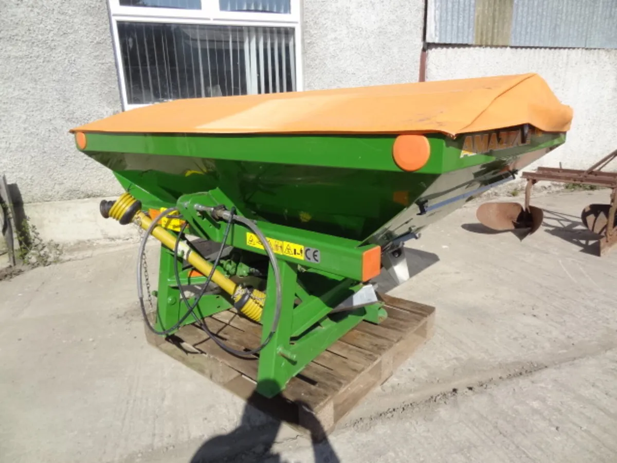 Amazone ZA-X 902 Perfect Fertiliser Spreader - Image 3