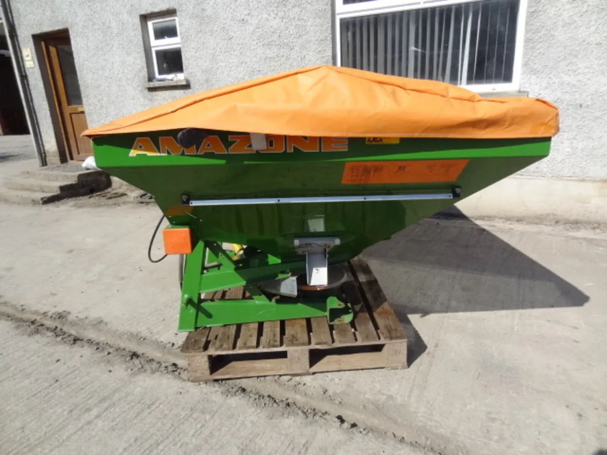 Amazone ZA-X 902 Perfect Fertiliser Spreader - Image 4
