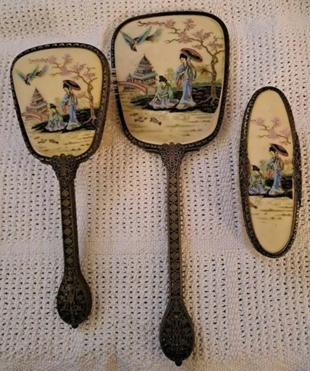 Regent of London vanity set - Image 1