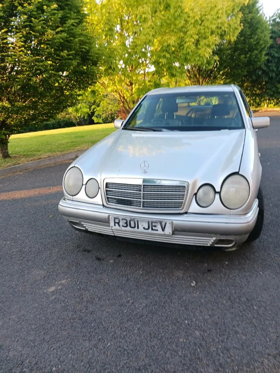 Mercedes benz - Image 2