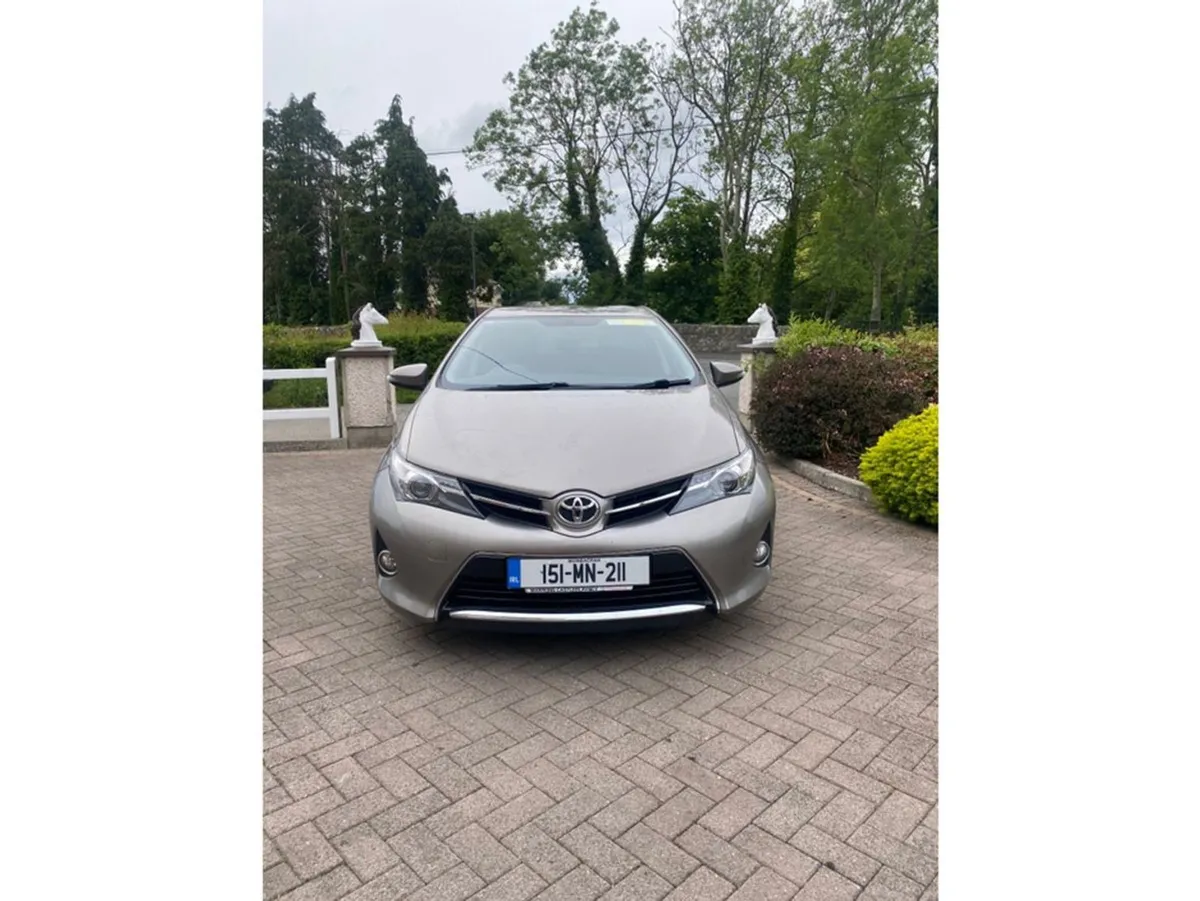 Toyota Auris 1.4 D-4d SOL 4DR - Image 3