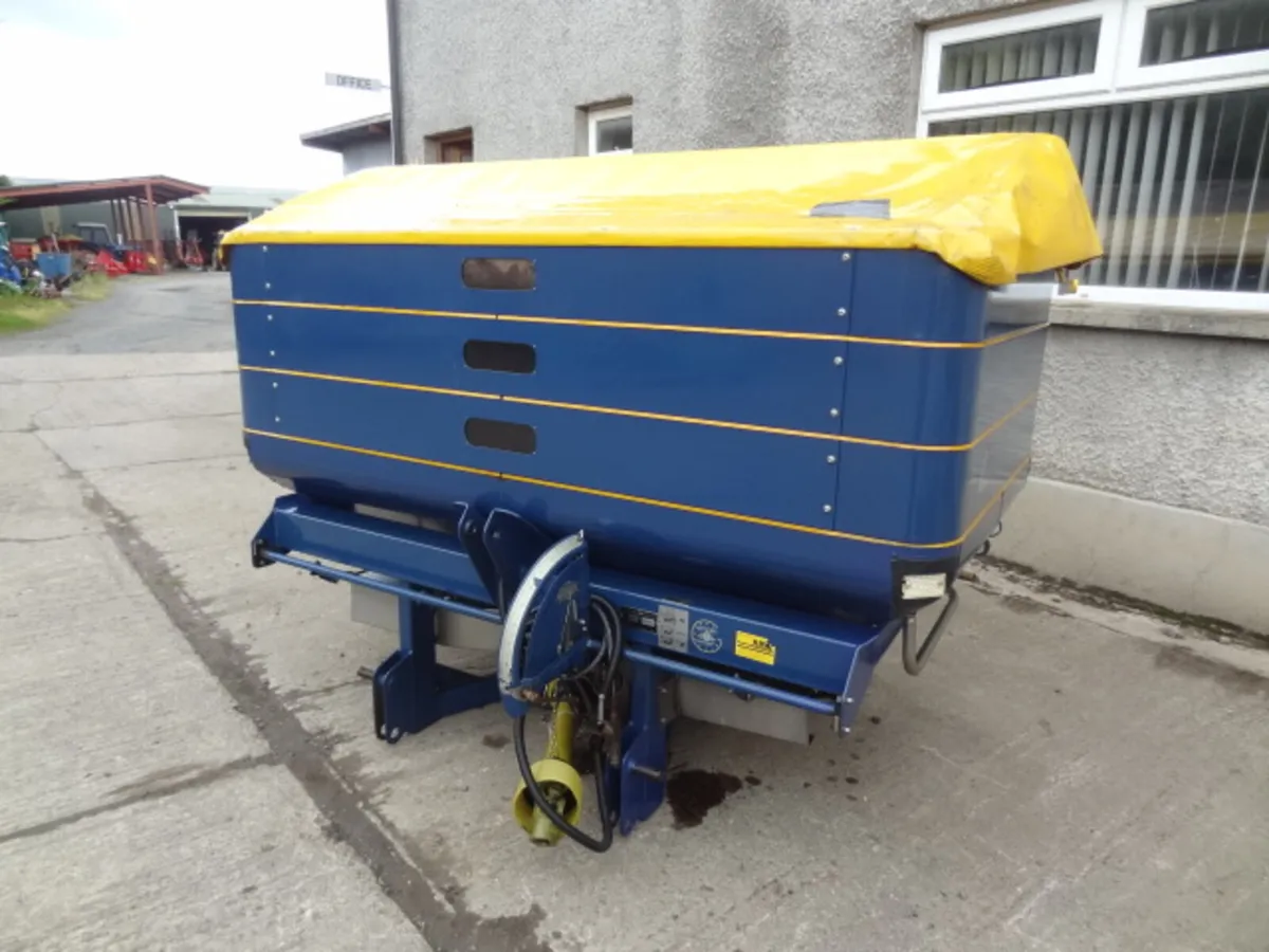 KRM Bogballe L2 Plus Fertiliser Spreader - Image 2