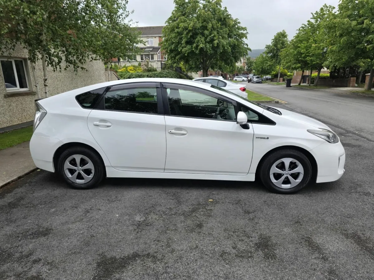Toyota Prius 2013, Low Mileag - Image 2