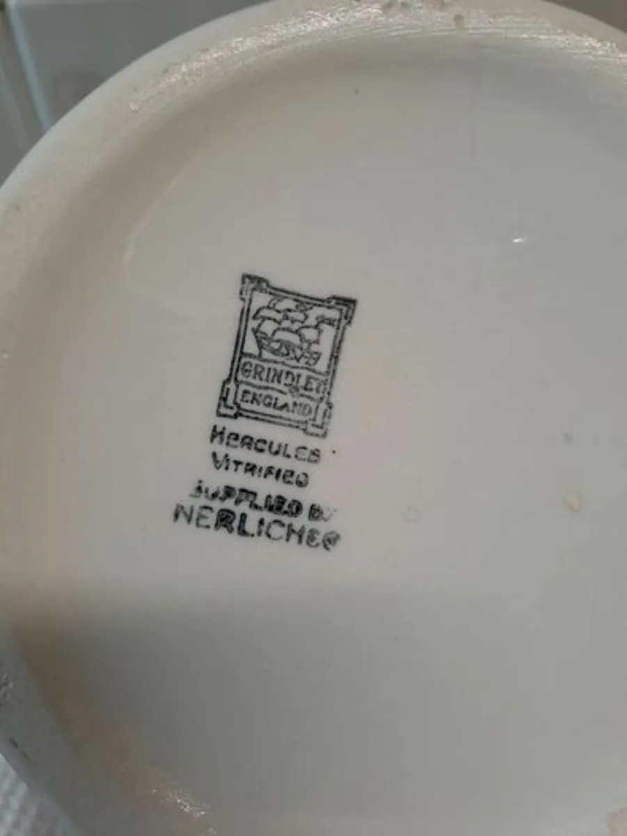 Grindley white jug - Image 3