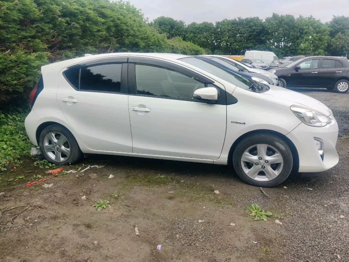 Toyota Aqua 2016 - Image 3