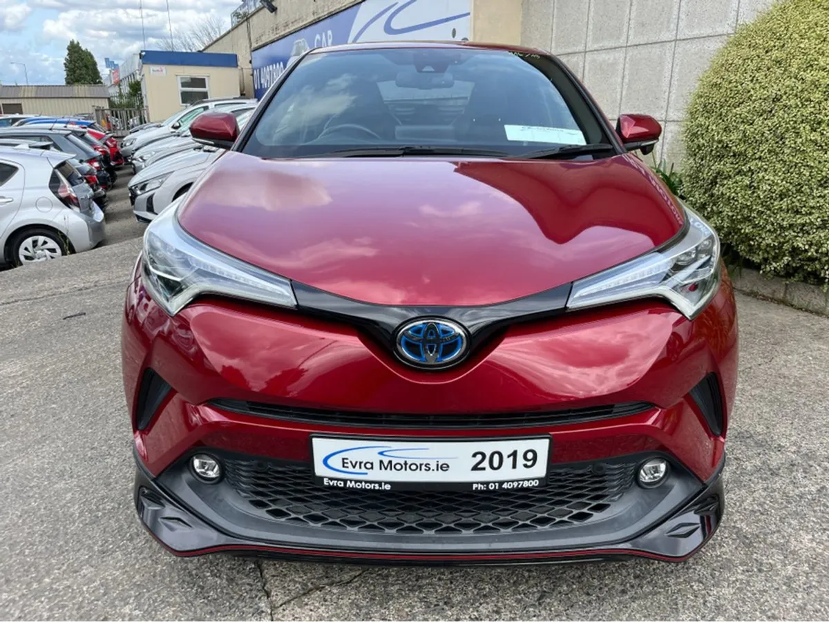 Toyota C-HR SOL Hybrid Automatic 1.8 Petrol //hig - Image 2