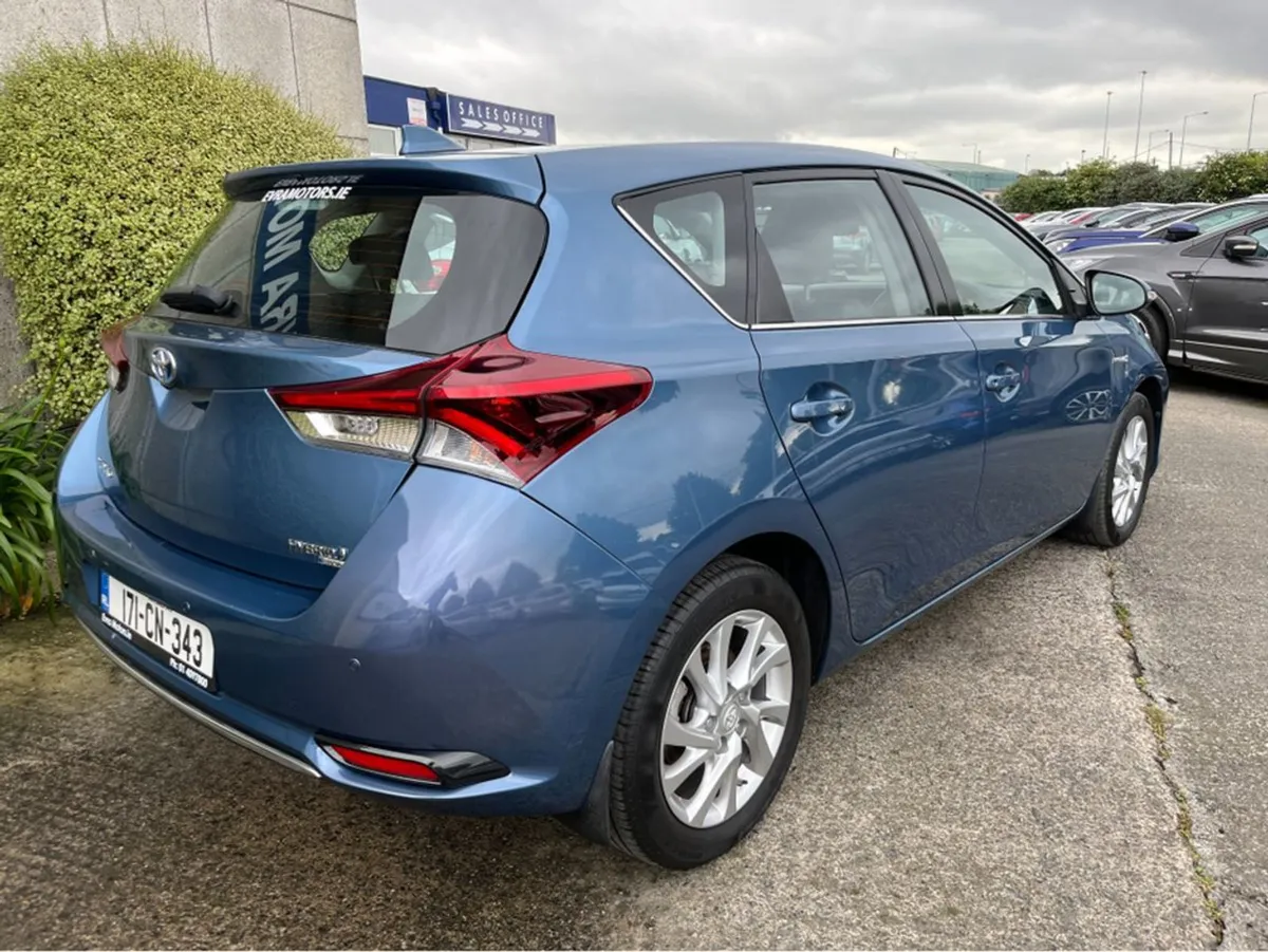 Toyota Auris Luna Hybrid Automatic 1.8 Petrol //o - Image 4