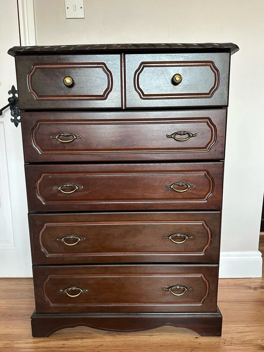 Mahogany 5 drawer chest of drawer - Image 1