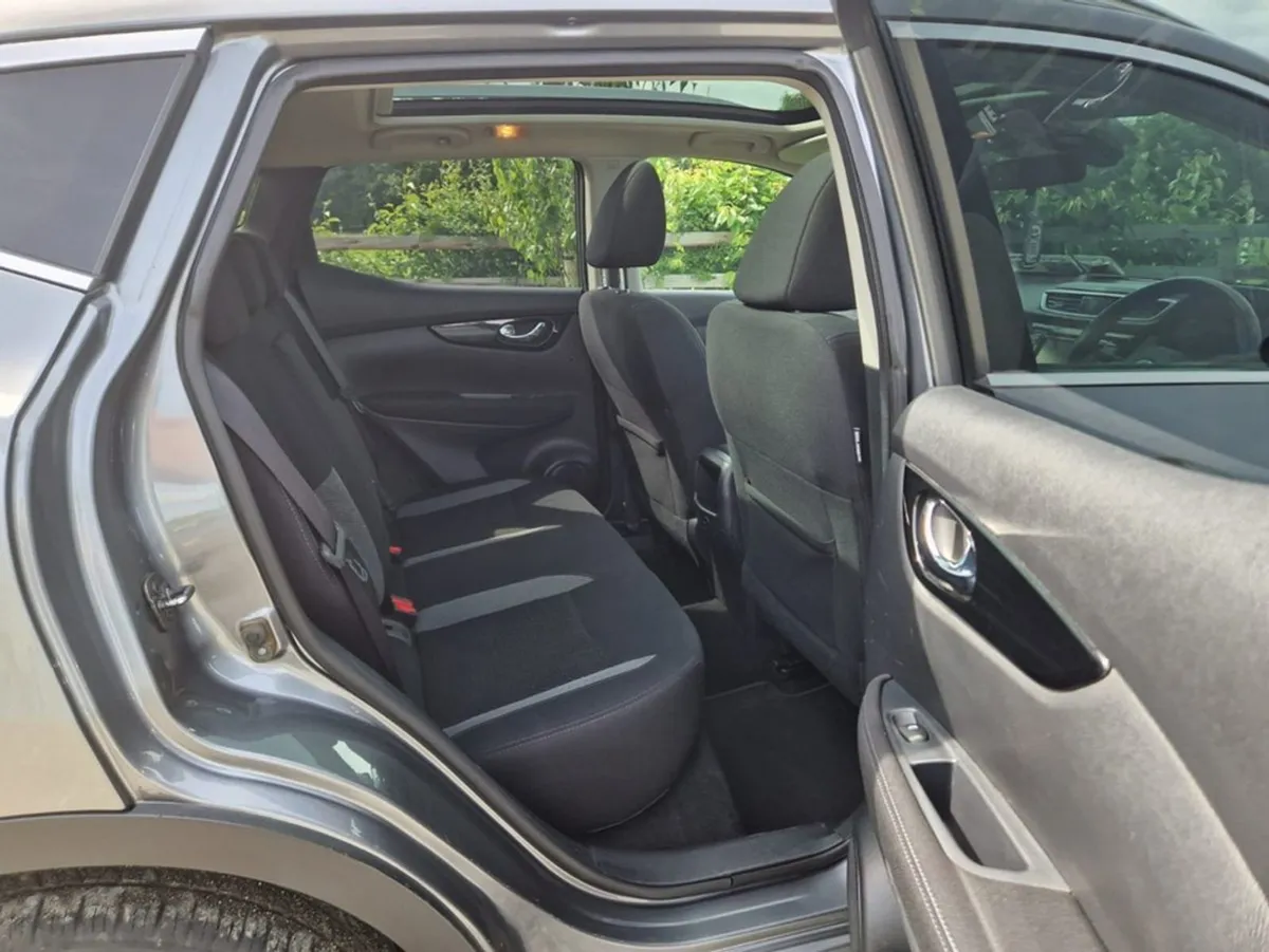 Nissan QASHQAI 1.5 SV 18 4DR - Image 3
