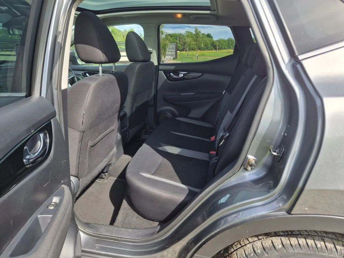 Nissan QASHQAI 1.5 SV 18 4DR - Image 4