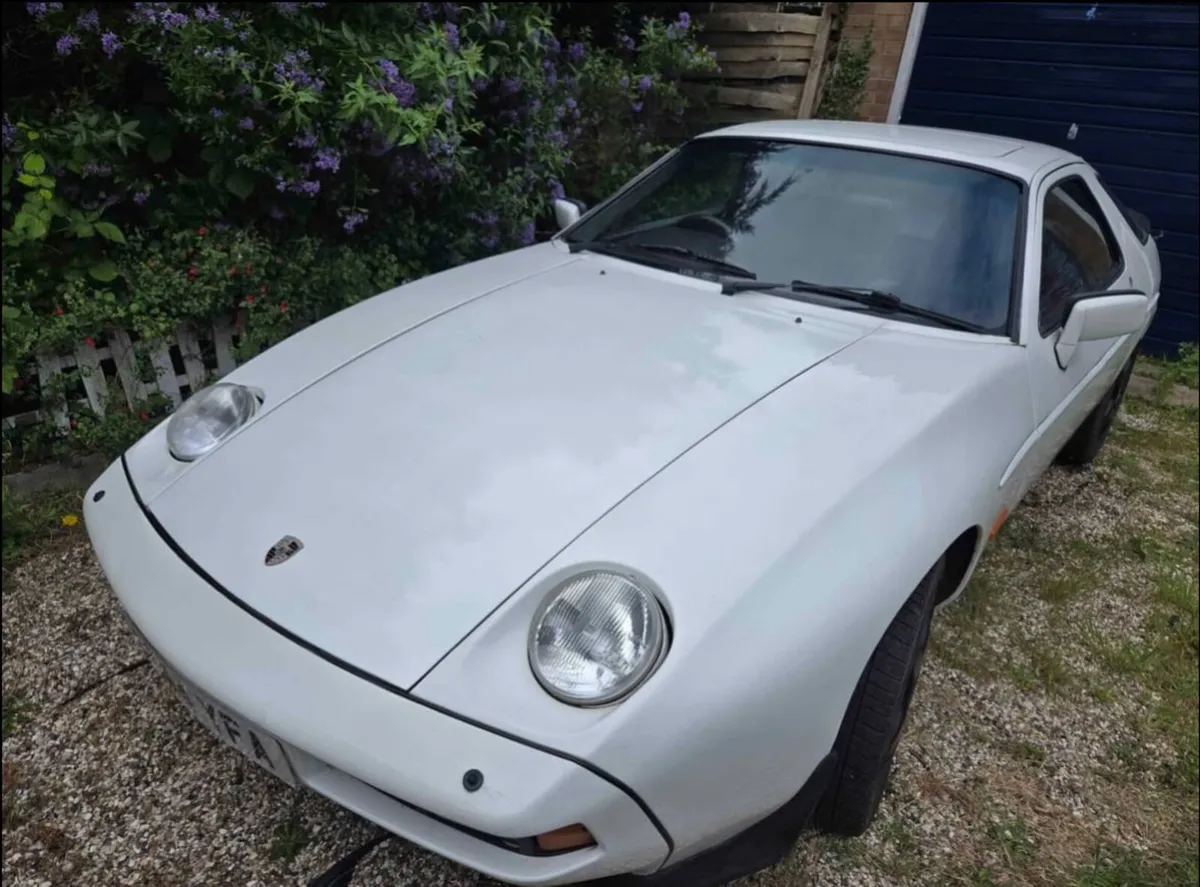 Porsche 928 - Image 1