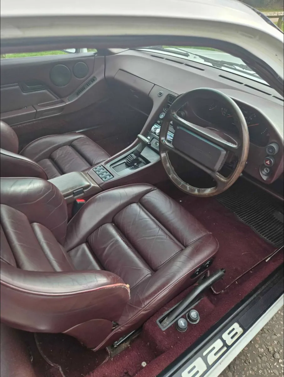 Porsche 928 - Image 4