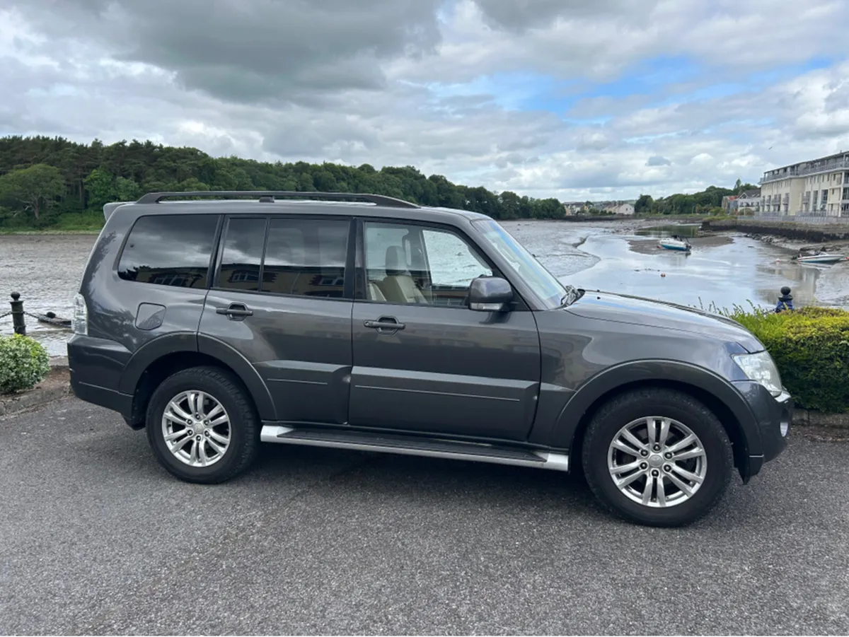 Mitsubishi Pajero 5seater Crew cab €333 road tax L - Image 3