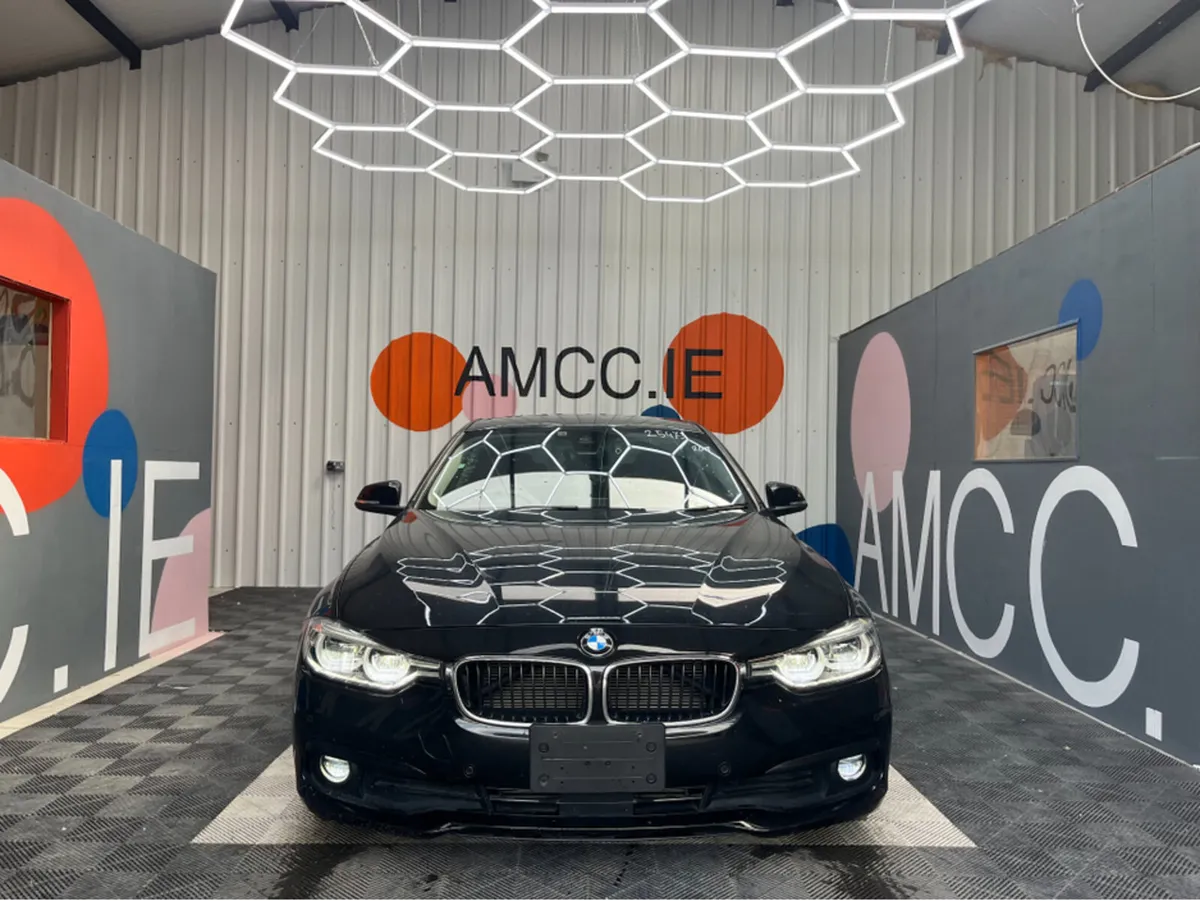 BMW 3-Series 320D / 114k KMs / HEATED SEATS , REVE - Image 2