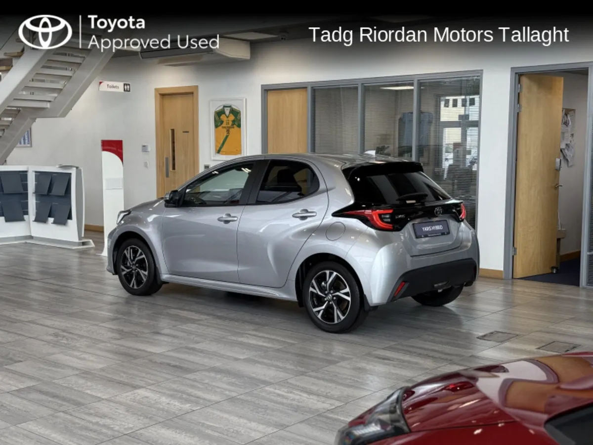 Toyota Yaris Hybrid 115 L-SPORT*** DEMO SALE *** B - Image 4