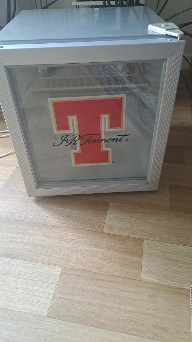 Mini beer fridge - Image 1
