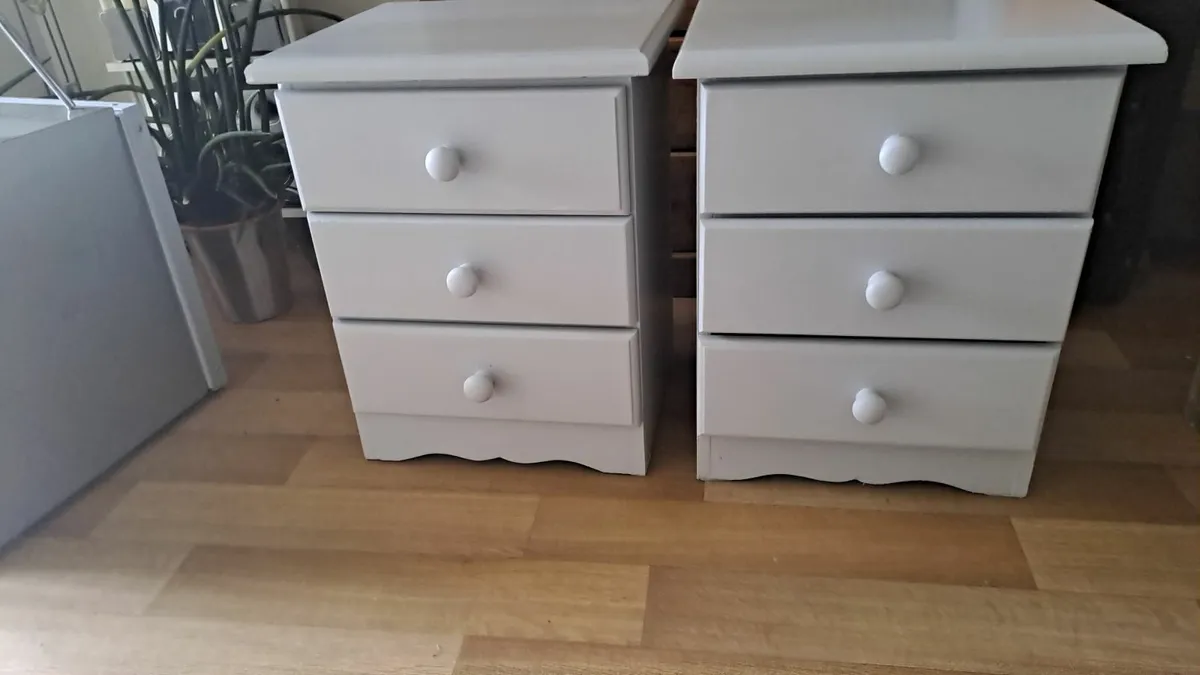 2x Chest of Drawers