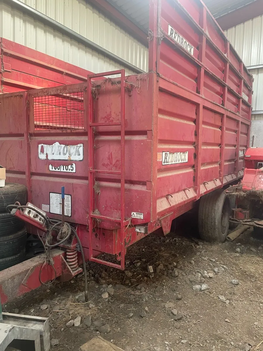 Trailer - Image 1