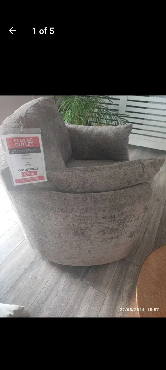 Naples swivel chair worth 1500 new - Image 3