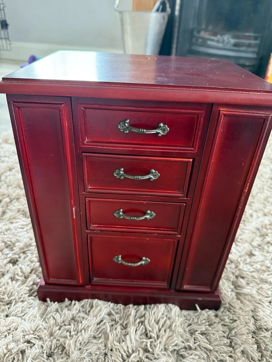 Jewellery Box - Image 1