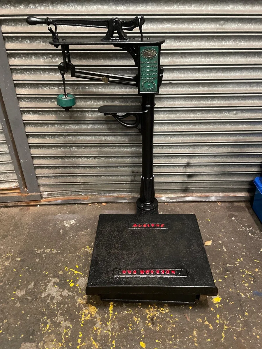 Beautiful Vintage heavy weight Glasgow shop scales - Image 4