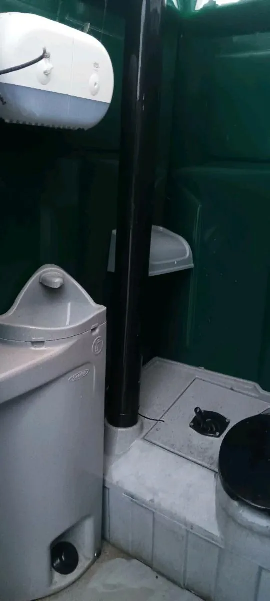 Portable toilet - Image 2