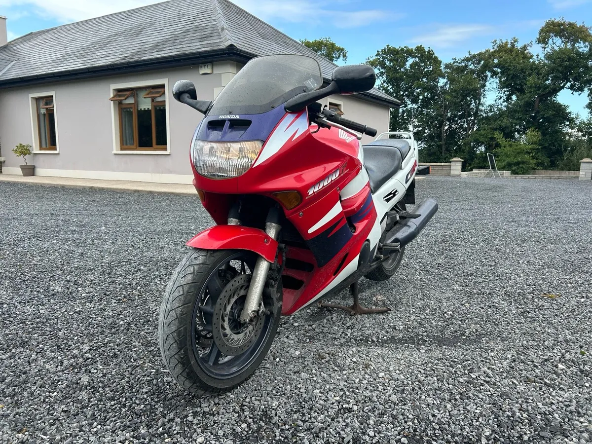 Honda CBR 1000 - Image 1