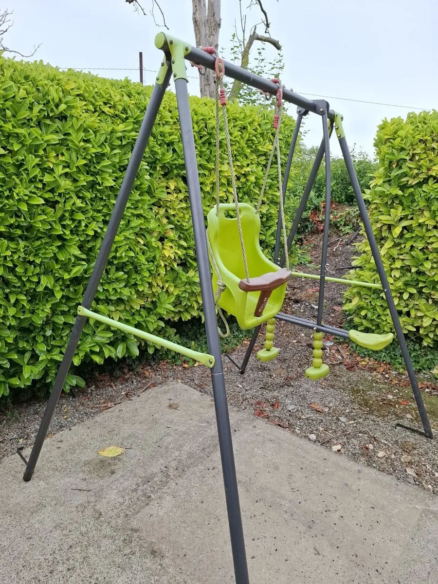 Swing set - Image 1