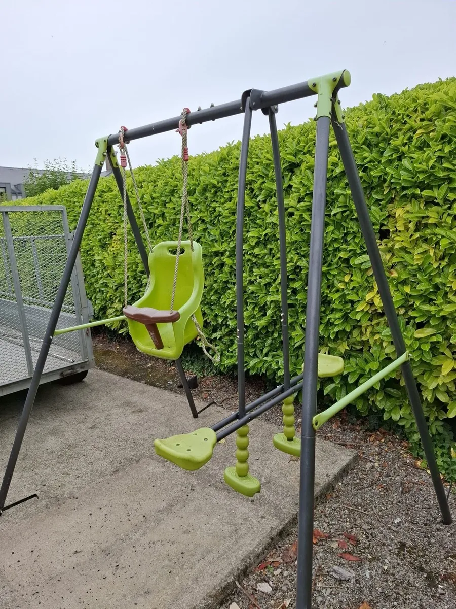Swing set - Image 2