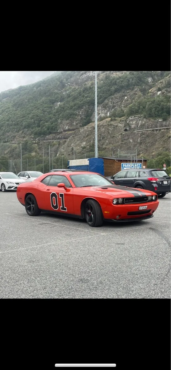Dodge challenger SRT8 first edition - Image 2