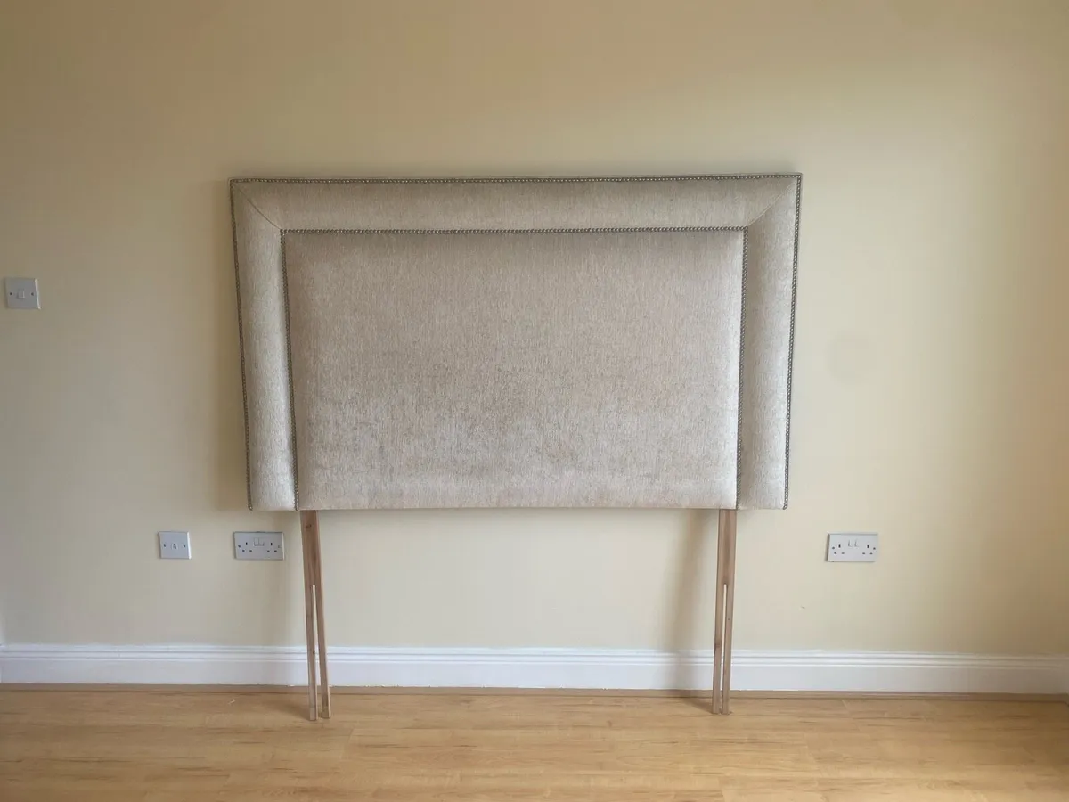 Headboard double bed
