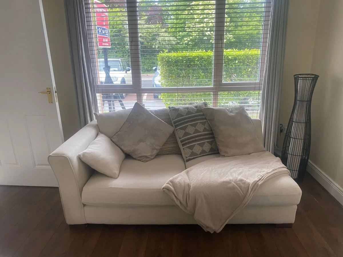 Large couch - Image 2