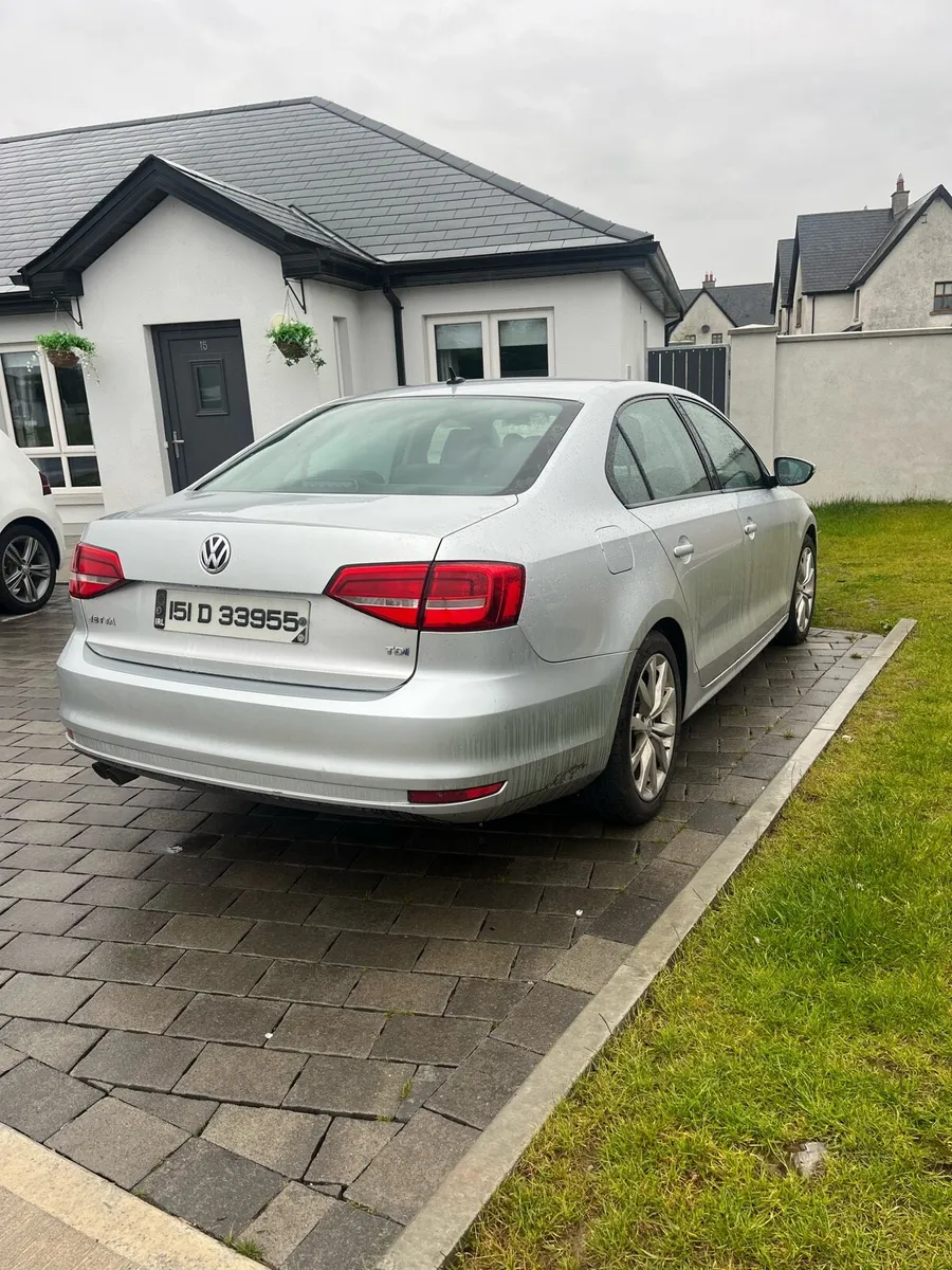 Volkswagen Jetta automatic - Image 4