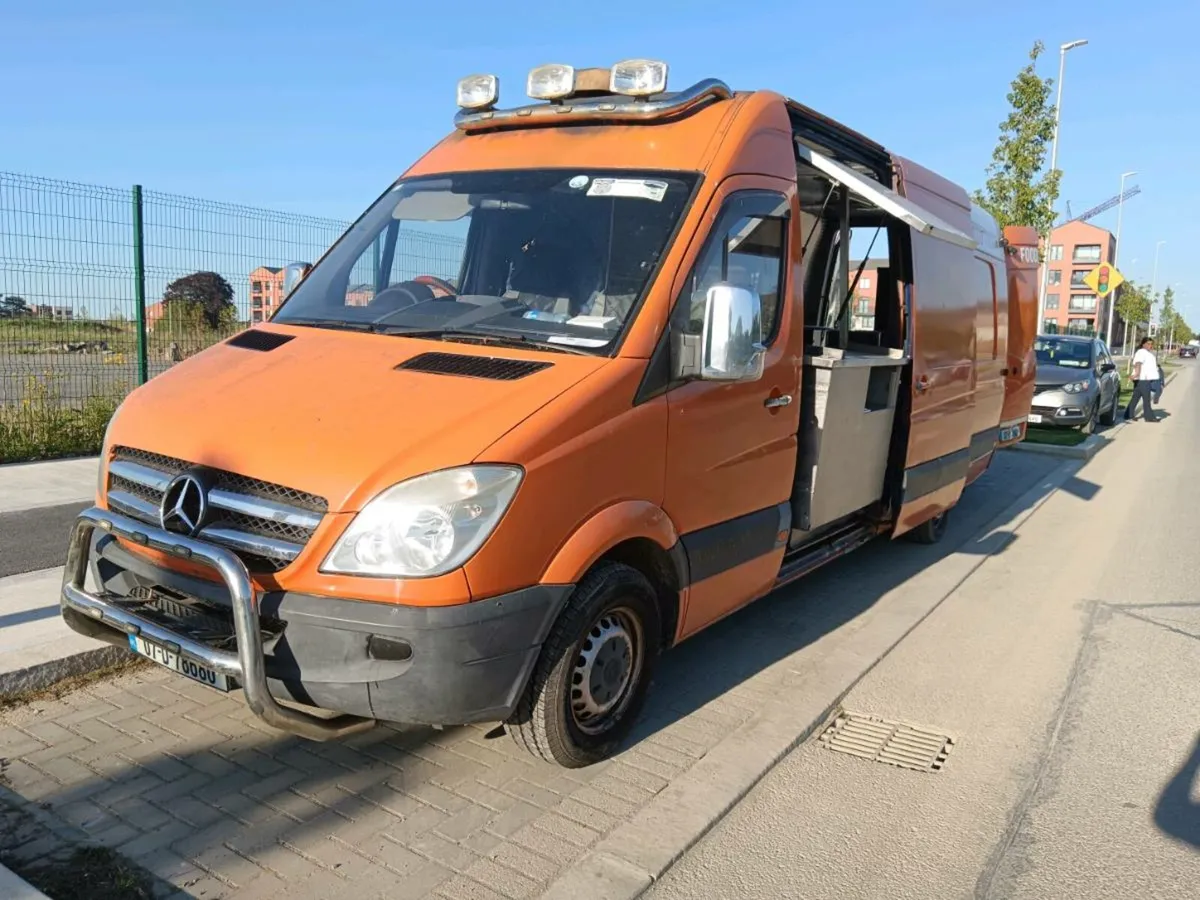 Food truck - Image 1