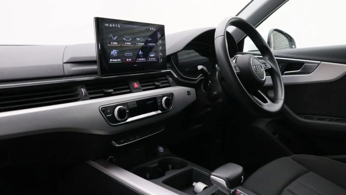 Audi A4 2.0 TDI 35 Technik Saloon 4dr Diesel S Tr - Image 4