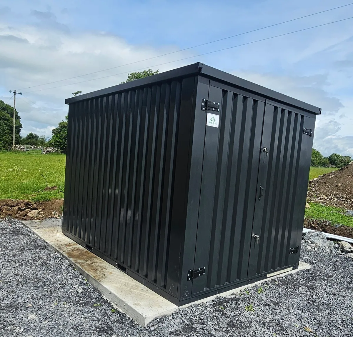 Flat pack container, practical storage, steel shed - Image 1