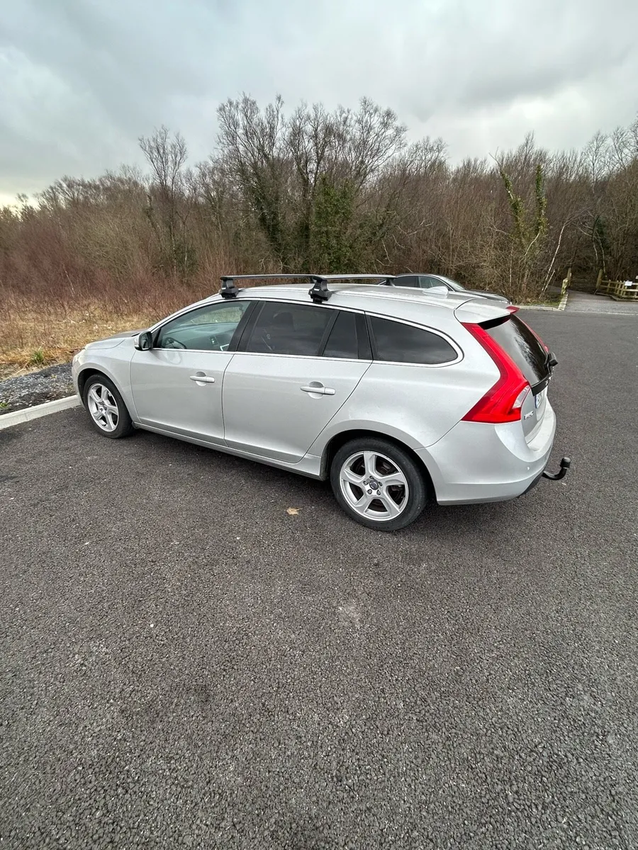 13 Volvo V60 - Image 2