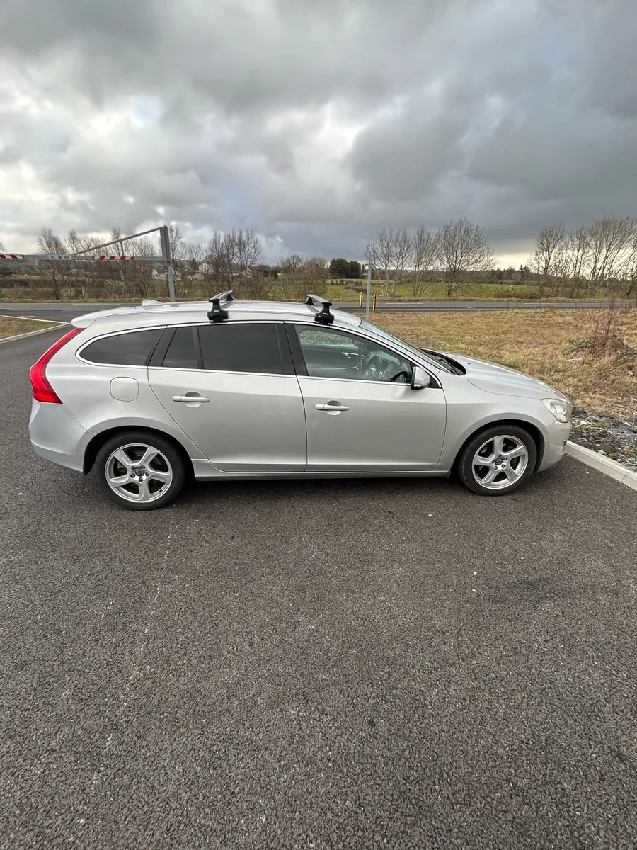 13 Volvo V60 - Image 4