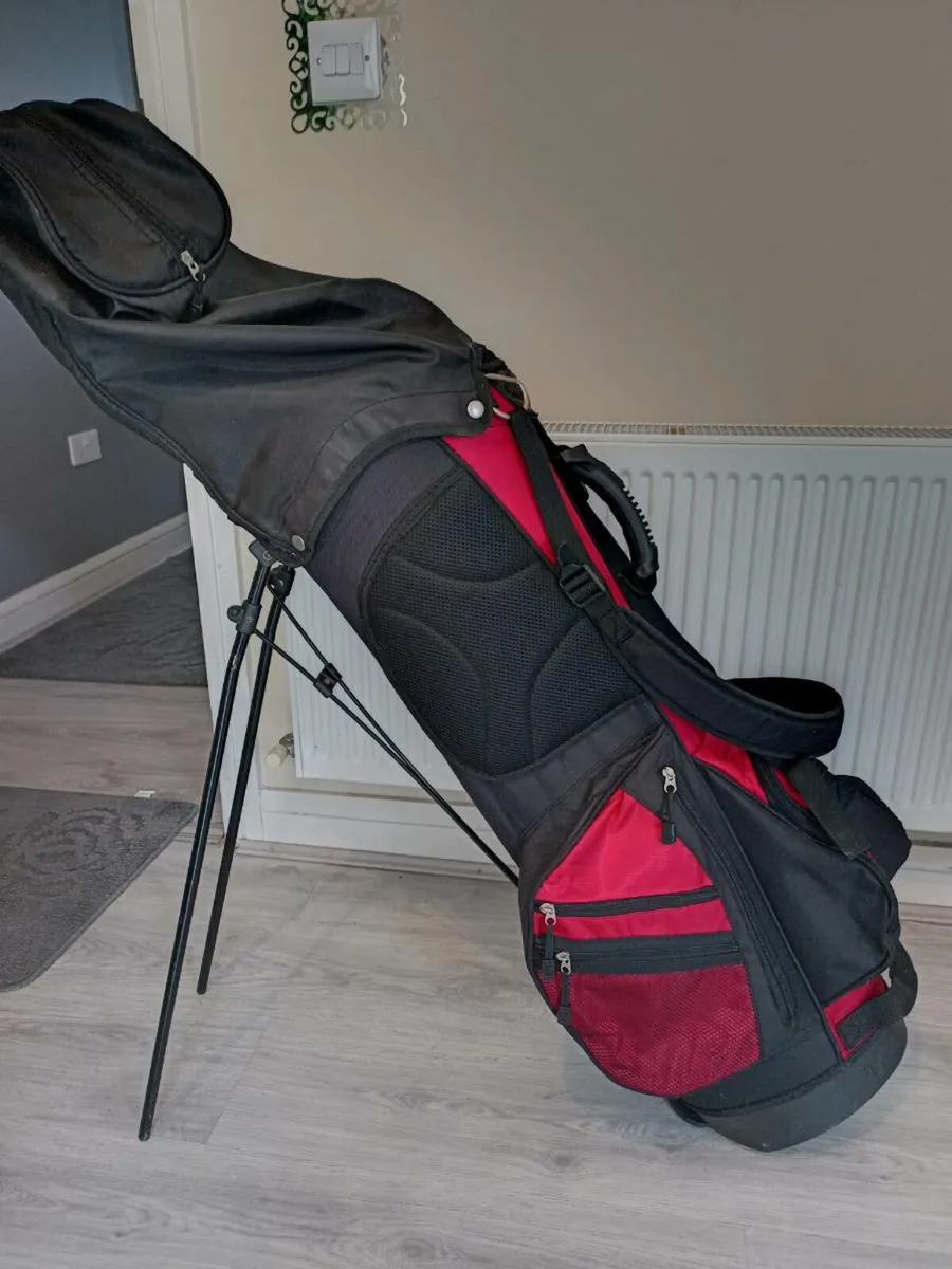 Bronty golf bag with stand. - Image 2