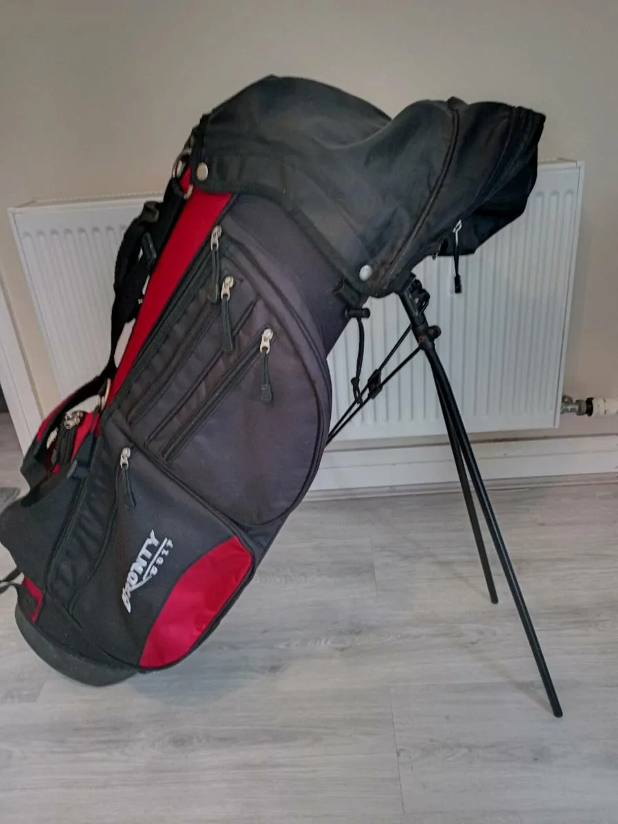 Bronty golf bag with stand. - Image 3