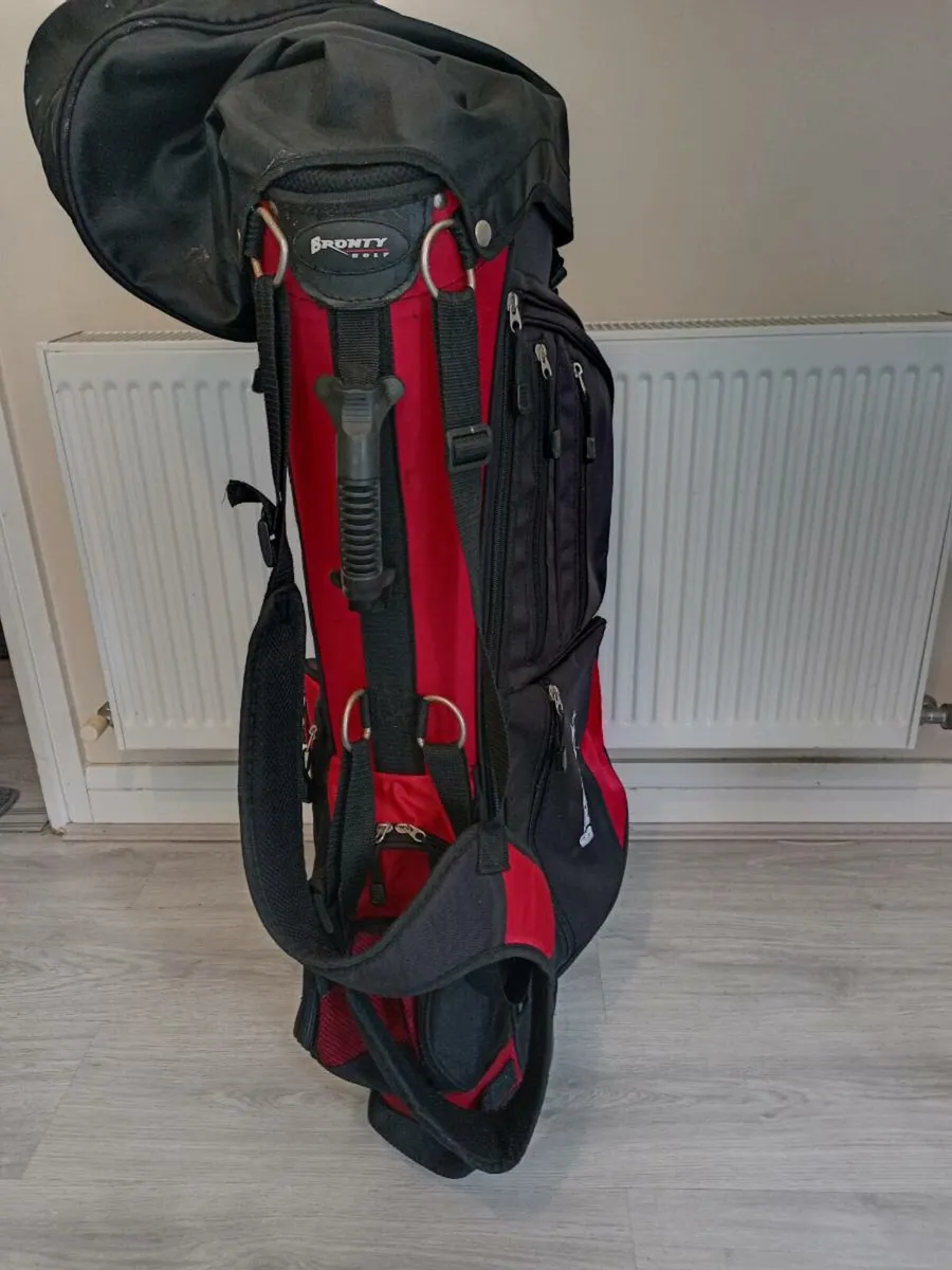Bronty golf bag with stand. - Image 4