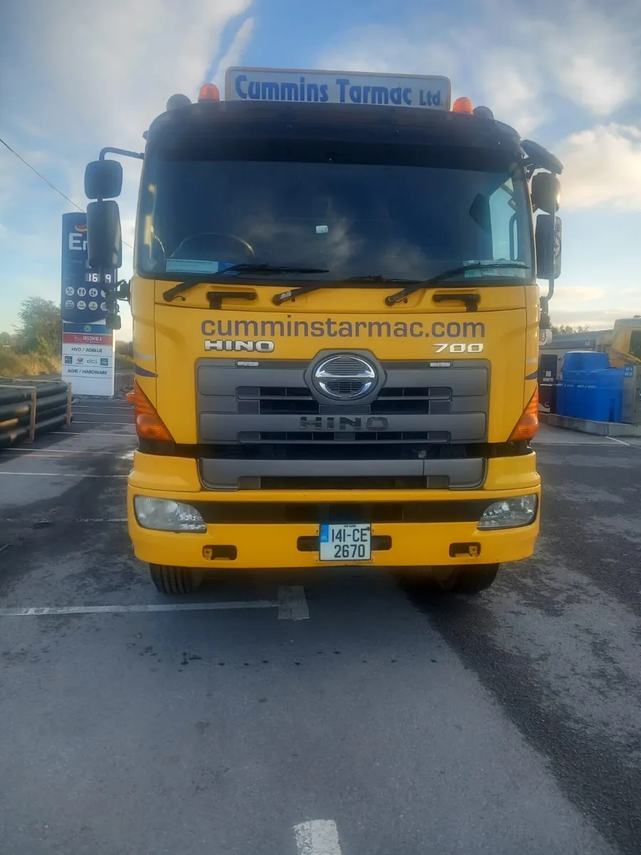 Hino 700 - Image 1