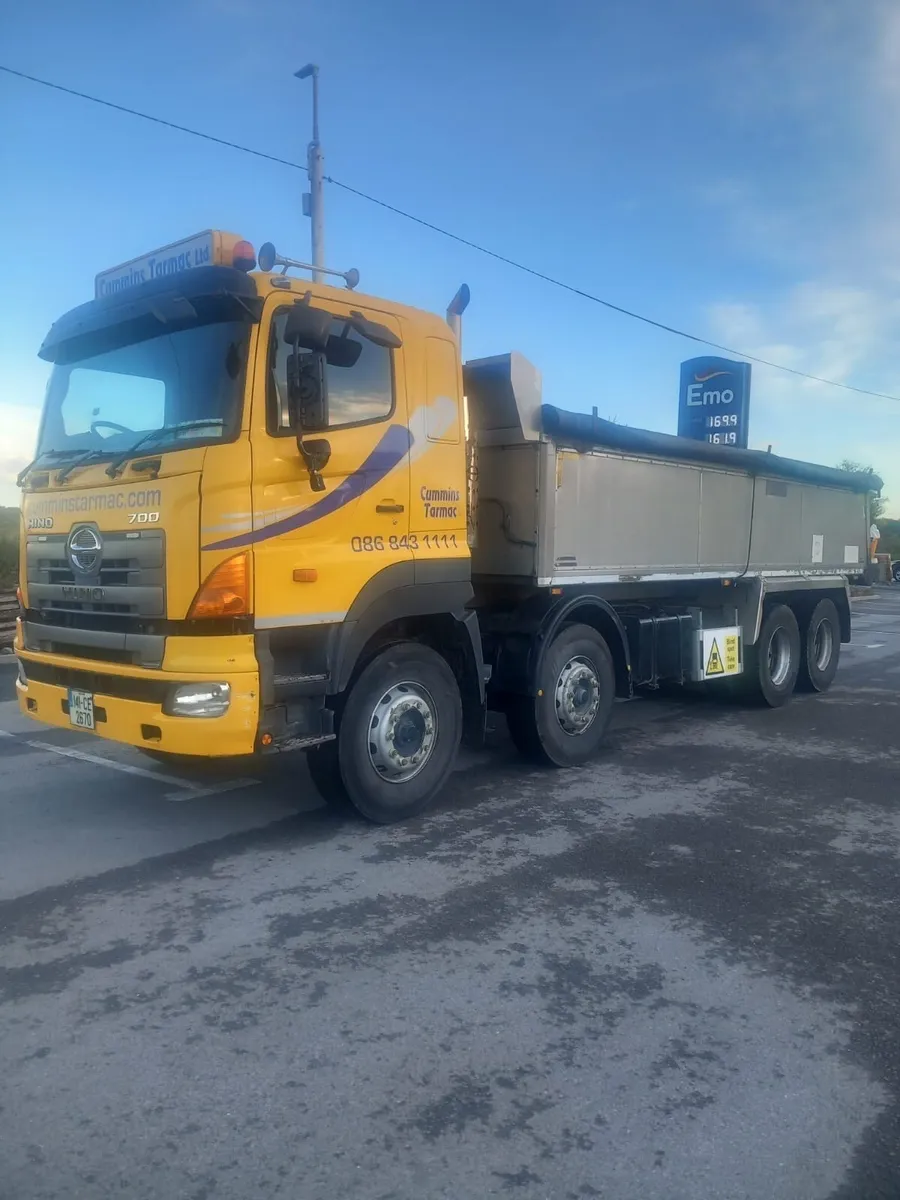 Hino 700 - Image 4