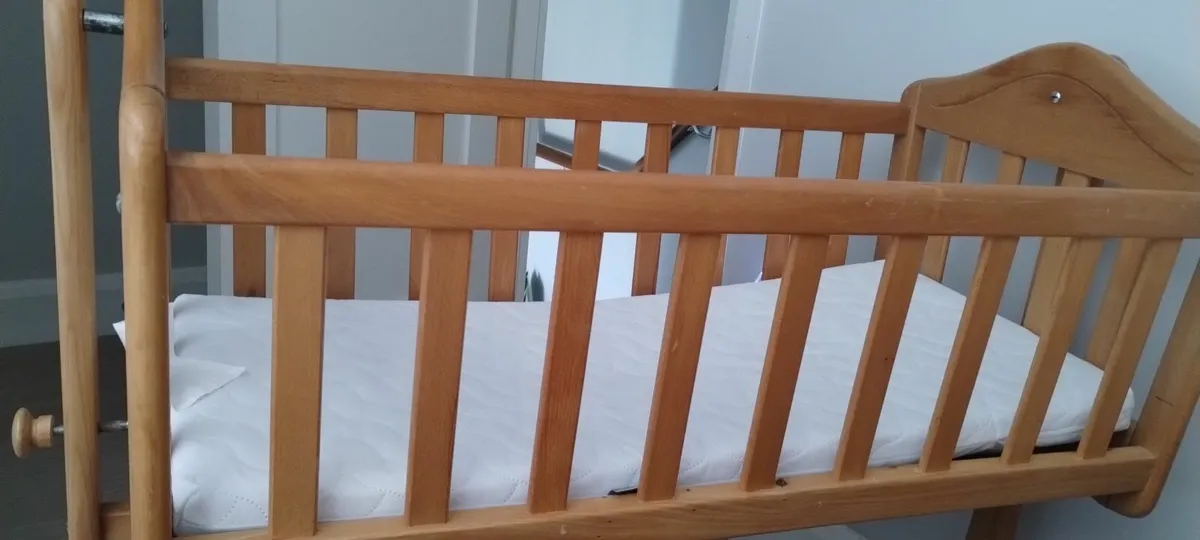 Baby cot - Image 2