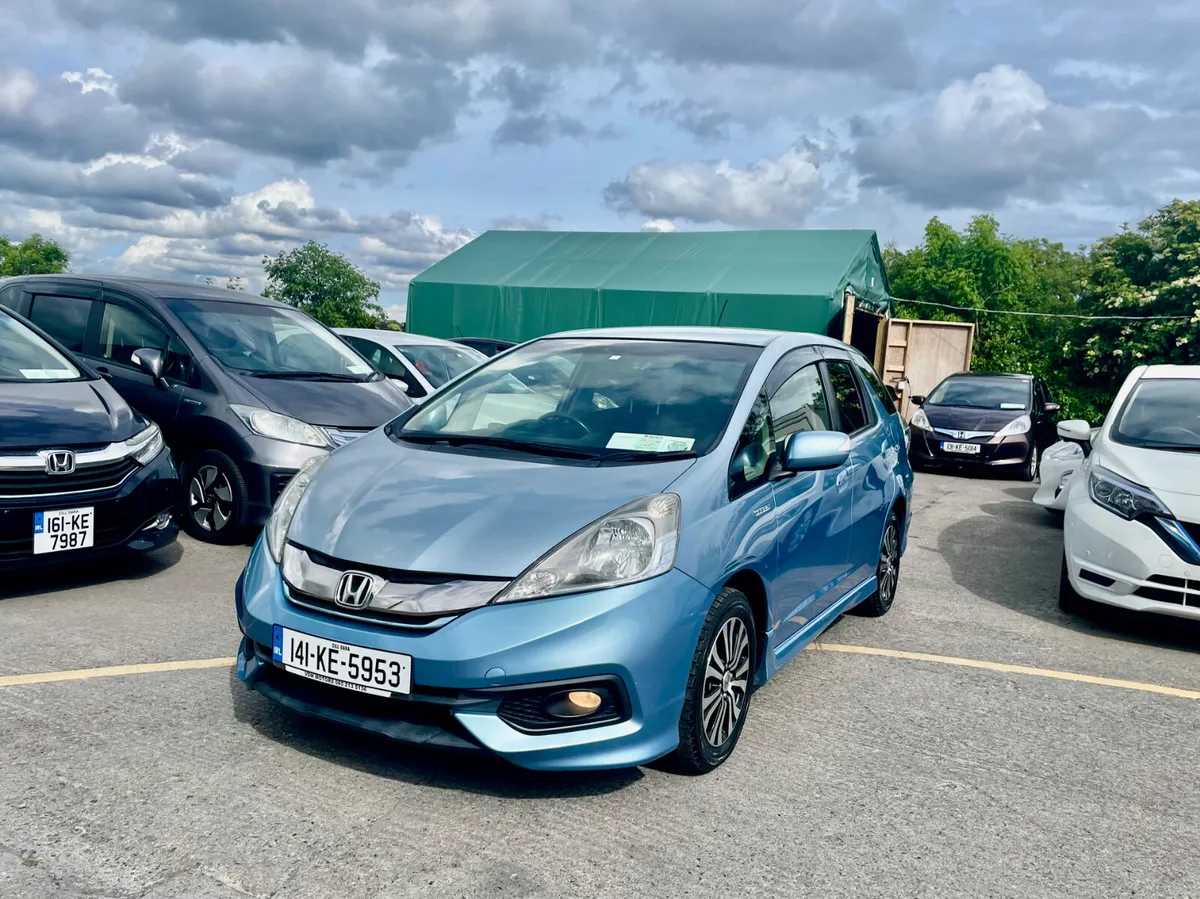 HONDA FIT SHUTTLE 2014 /1.3, HYBRID/ - Image 3