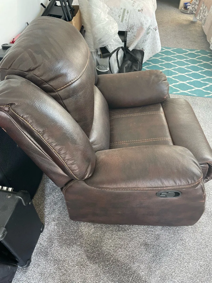 Recliner Chairs - Image 2