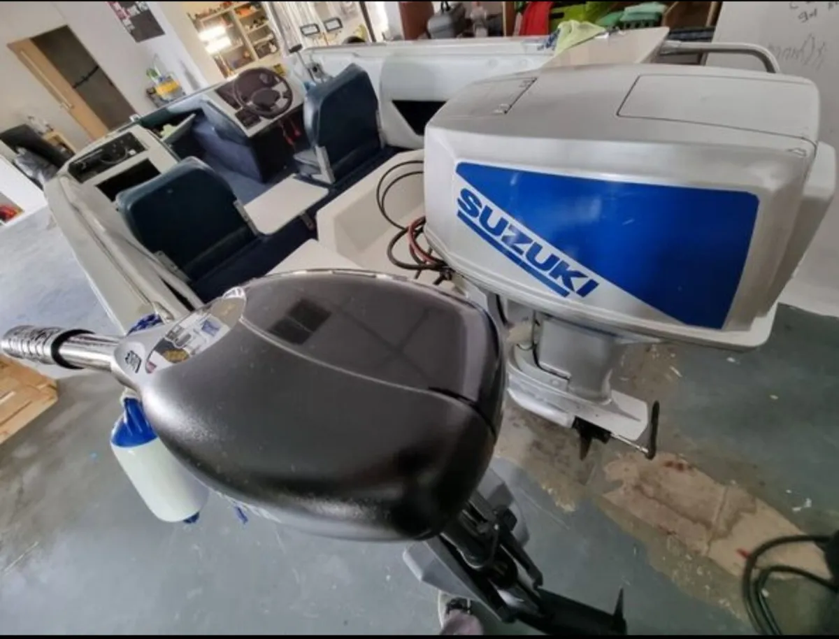 Suzuki DT60 Outboard Engine - Image 2