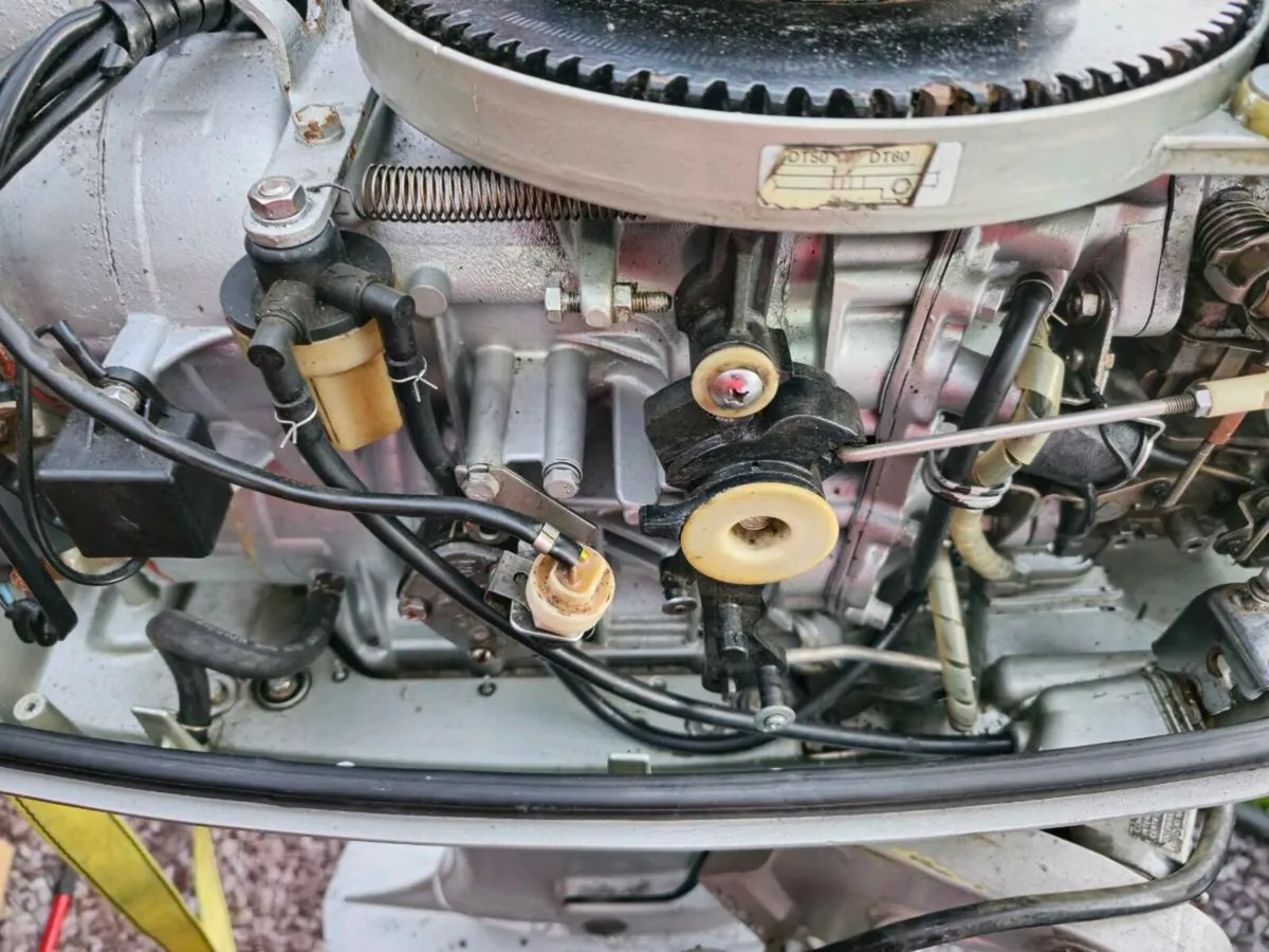 Suzuki DT60 Outboard Engine - Image 3