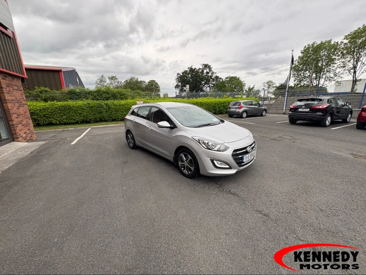 Hyundai i30 I 30 1.6 Tourer Deluxe 5DR - Image 3